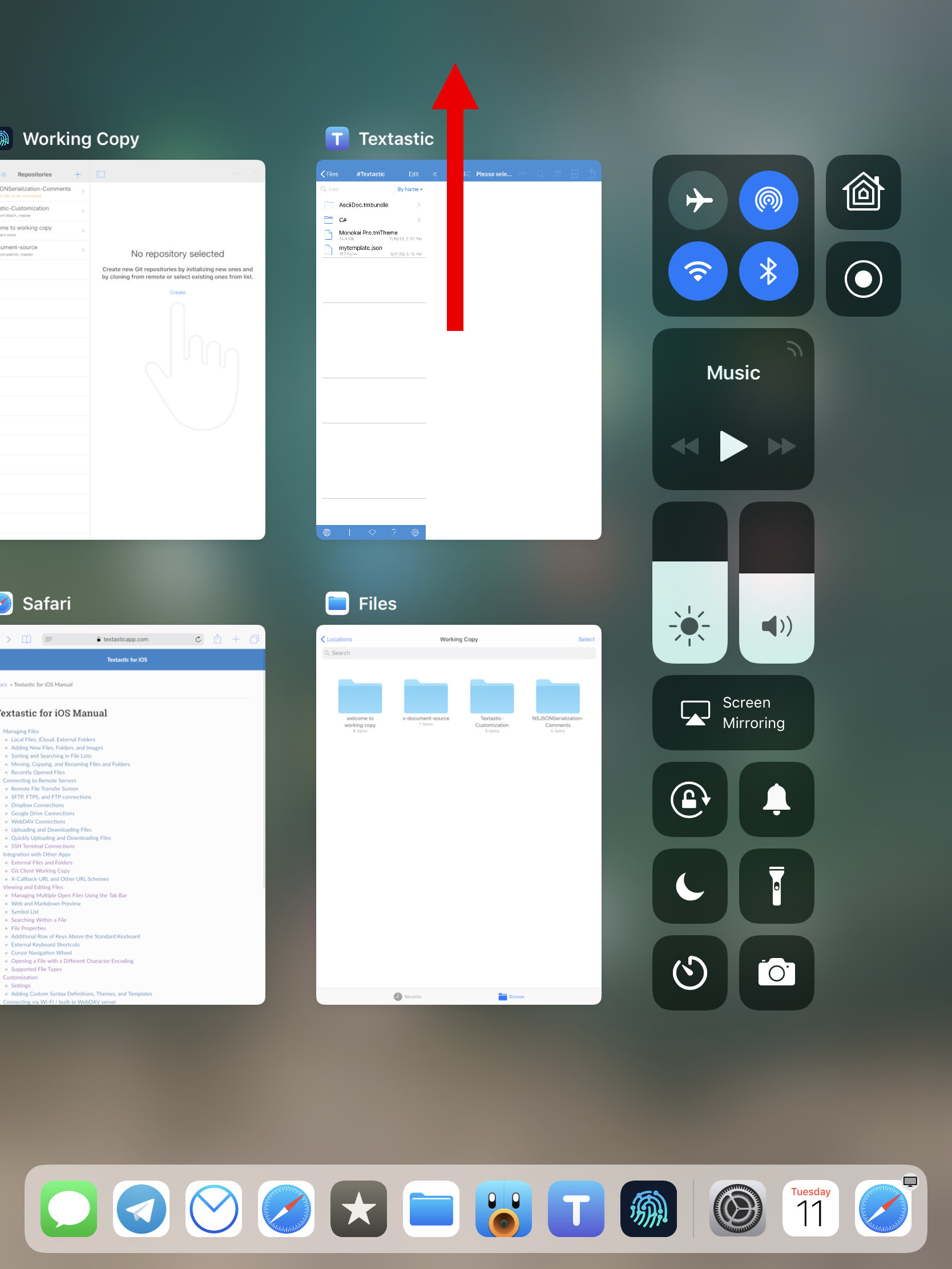 Quit Textastic using the app switcher